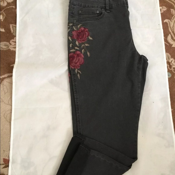 Aeropostale Girlfriend Relax Slim Fit Jean - Picture 3 of 8